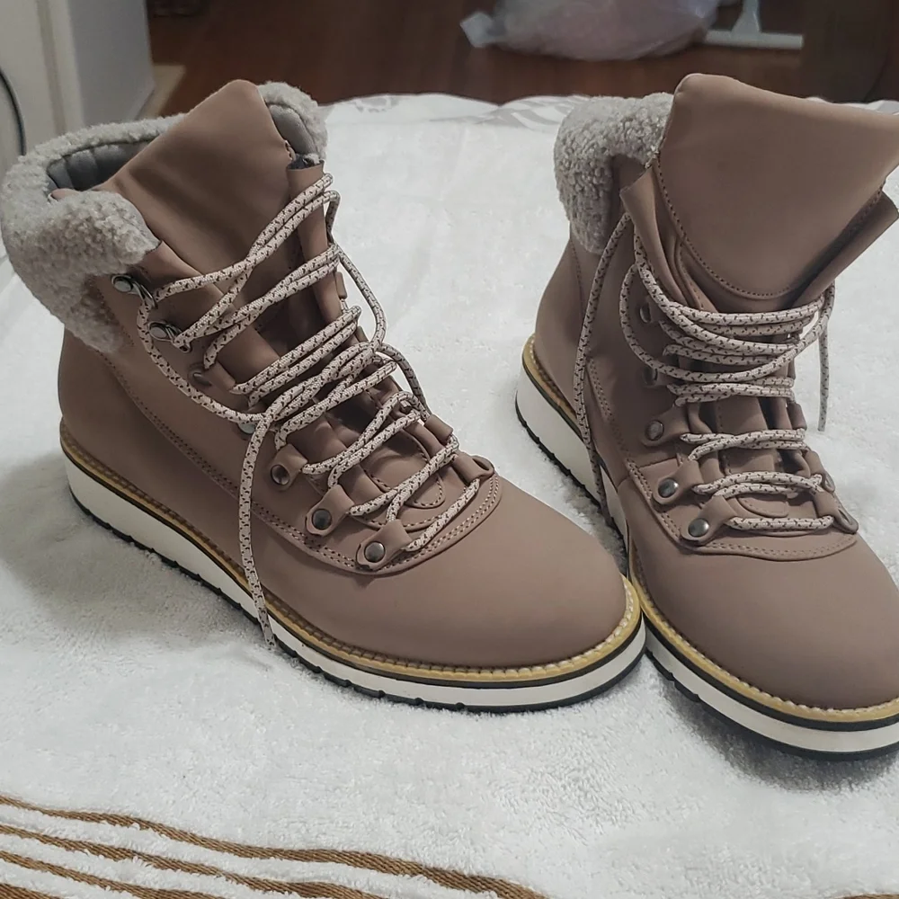 Shoe - Picture 5 of 5